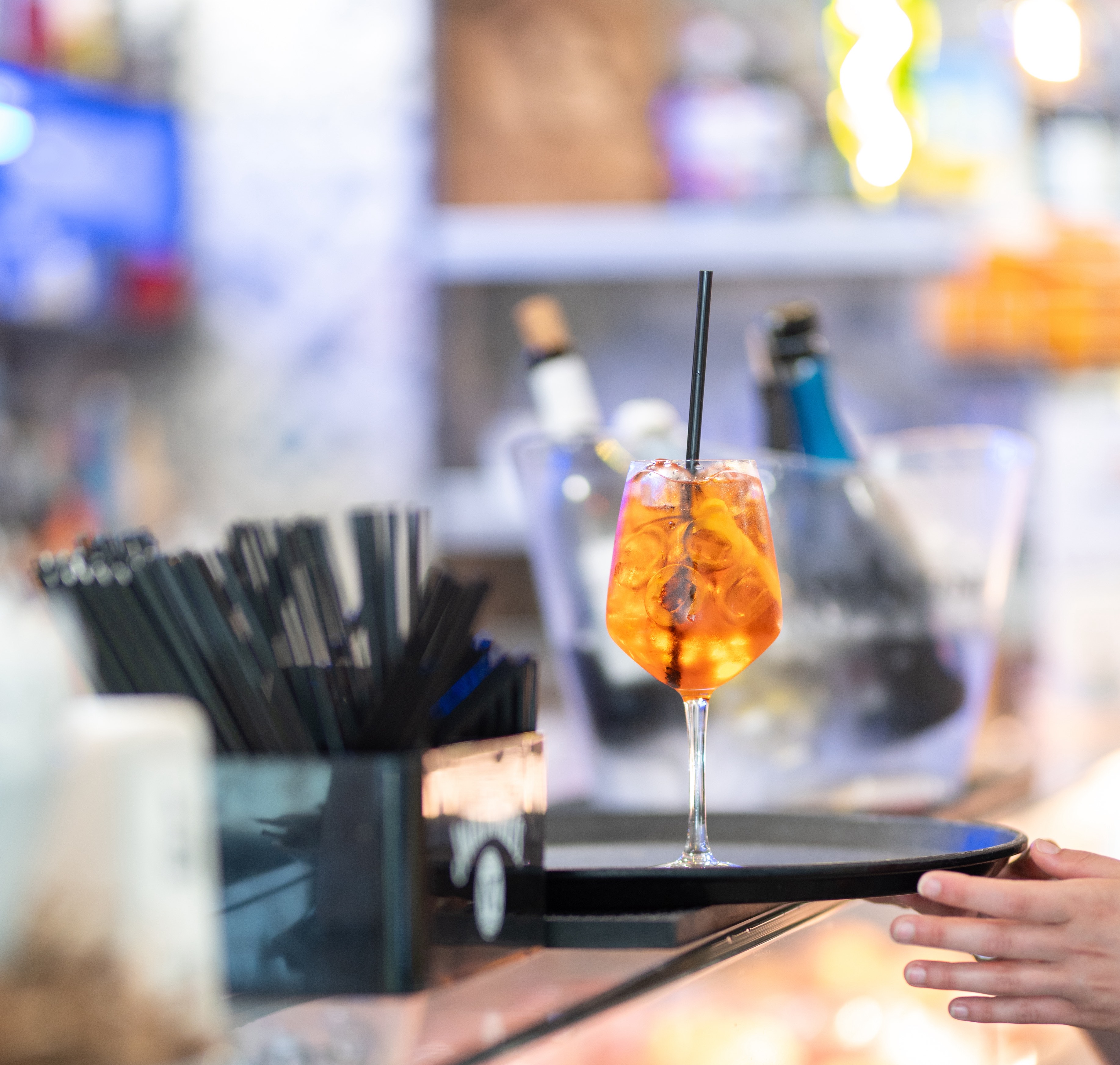 Aperitivo al bar