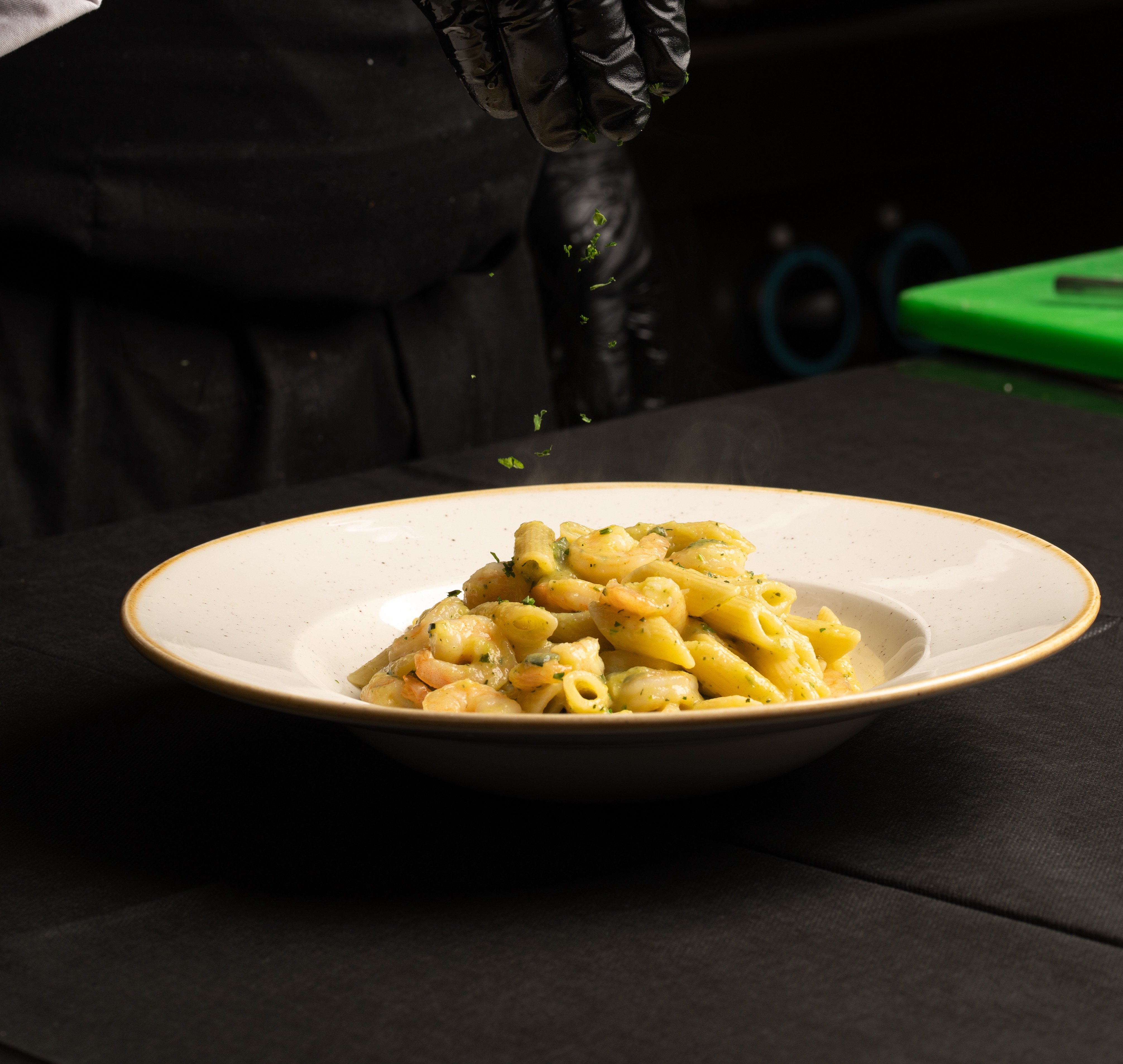 Pasta fresca con erbe aromatiche